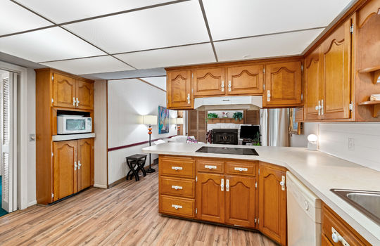 1417 Longfellow Dr Int-14