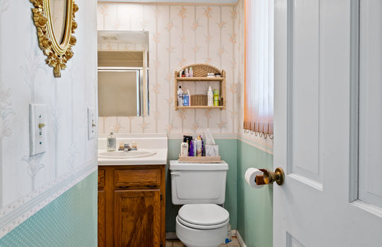 1417 Longfellow Dr Int-22