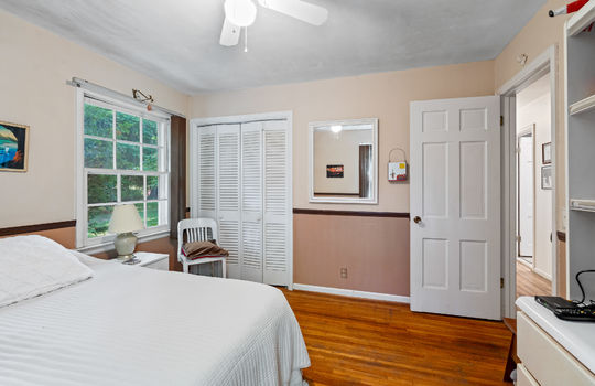 1417 Longfellow Dr Int-25
