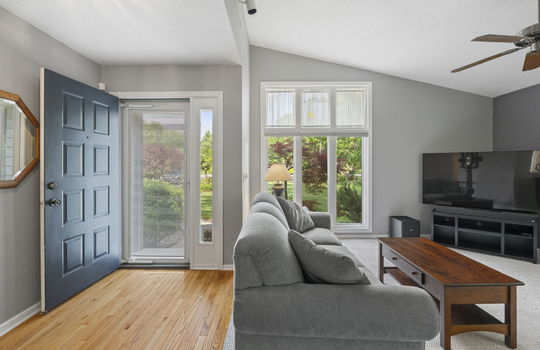 18-web-or-mls-10735 Secor Rd Int-2