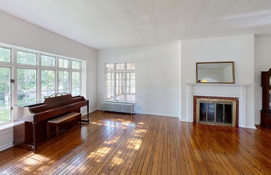 2401-Robinwood-Ave-Living-Room 3