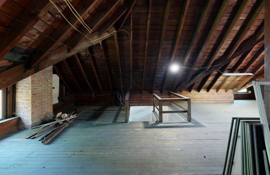 2401-Robinwood-Ave-Loft 1