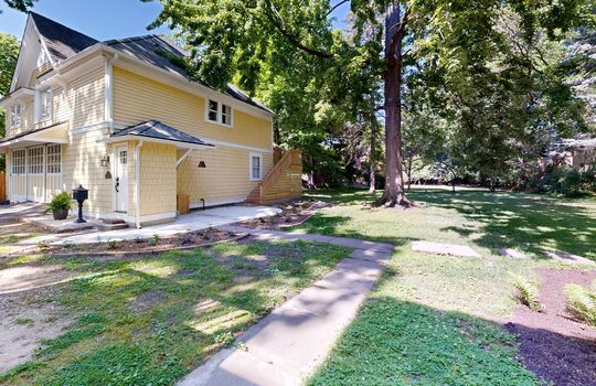 2401-Robinwood-Ave-Staircase 2