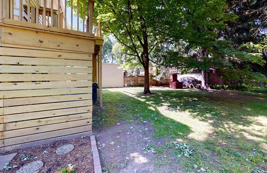 2401-Robinwood-Ave-Staircase 3
