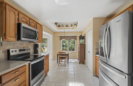 27-web-or-mls-10735 Secor Rd Int-11