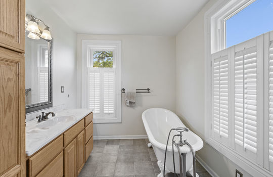 2808 Carleton-Rockwood Rd Int-13