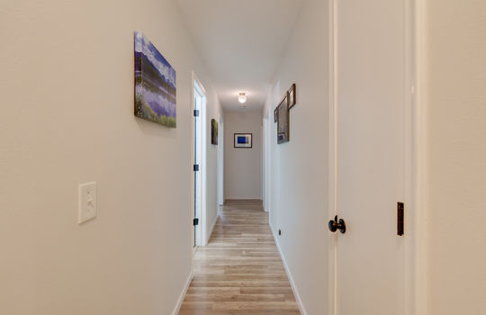 326 W 7th St Int-15