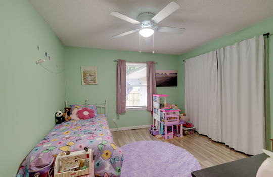326 W 7th St Int-18
