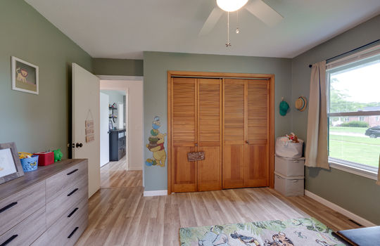 326 W 7th St Int-21