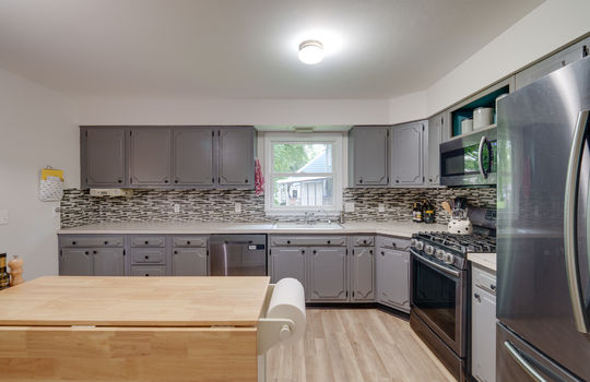 326 W 7th St Int-8