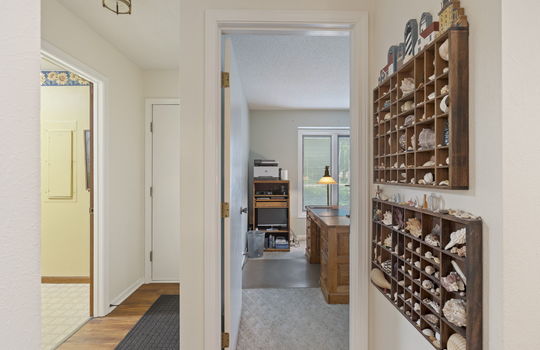 37-web-or-mls-10735 Secor Rd Int-21