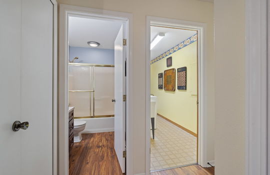 40-web-or-mls-10735 Secor Rd Int-24
