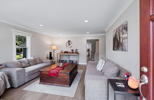 12-web-or-mls-1811 Center Dr Int-1