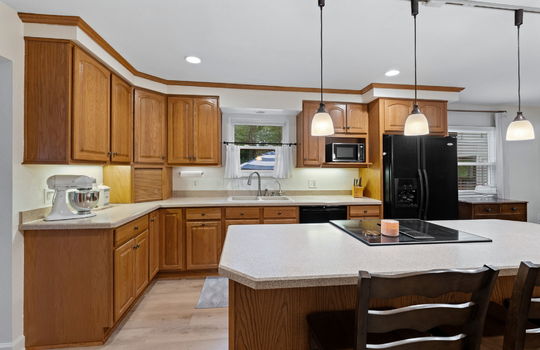 12-web-or-mls-9099 Summerfield Road Int-3
