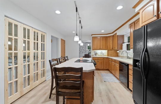 14-web-or-mls-9099 Summerfield Road Int-5