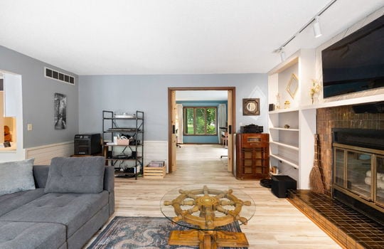 16-web-or-mls-3867 Timber Creek St Int-7