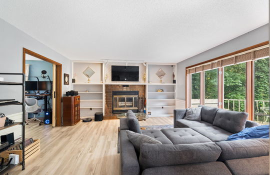 17-web-or-mls-3867 Timber Creek St Int-8