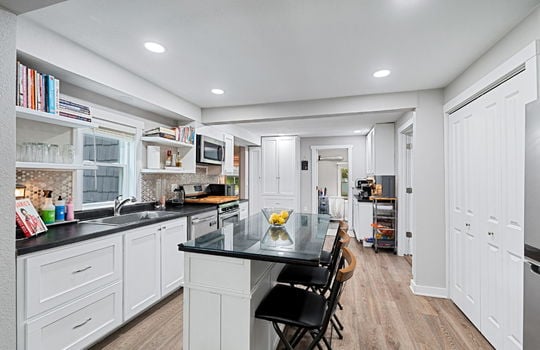 18-web-or-mls-1811 Center Dr Int-7