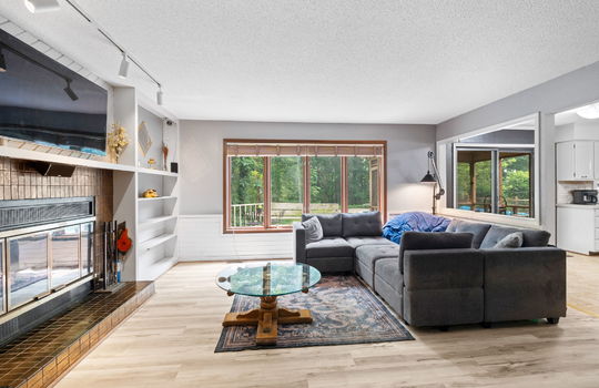 18-web-or-mls-3867 Timber Creek St Int-9