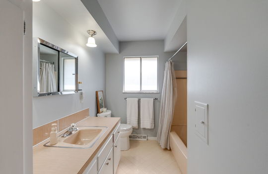18-web-or-mls-5946 E Heights Dr Int-9