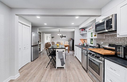 20-web-or-mls-1811 Center Dr Int-9