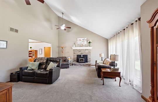 22-web-or-mls-5355 Teal Rd Int-2