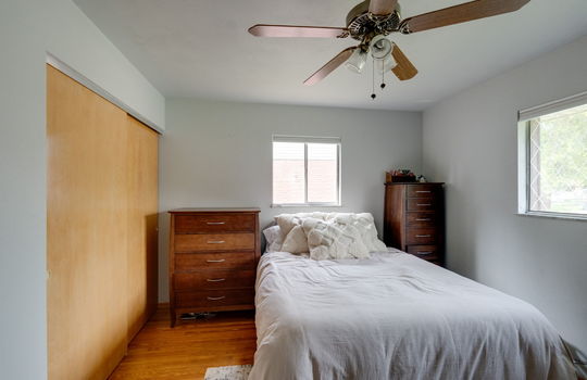 22-web-or-mls-5946 E Heights Dr Int-13