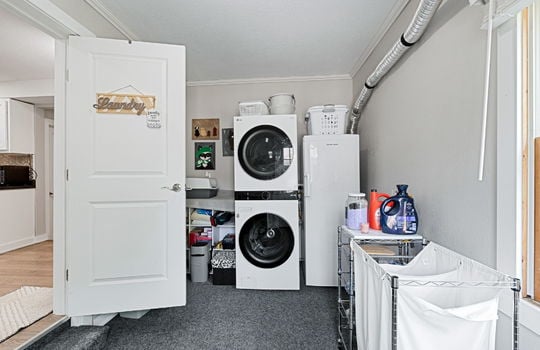 27-web-or-mls-1811 Center Dr Int-16