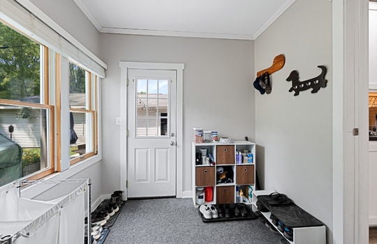 28-web-or-mls-1811 Center Dr Int-17