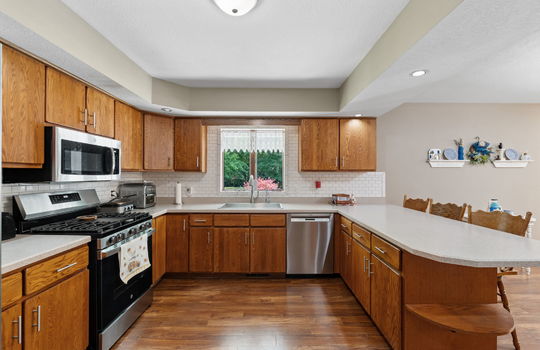 30-web-or-mls-5355 Teal Rd Int-10
