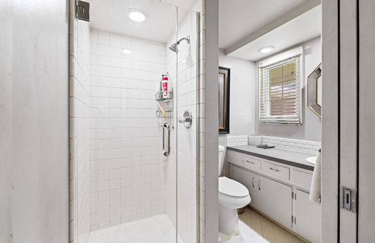 33-web-or-mls-4913 S Arvilla Dr Int-23