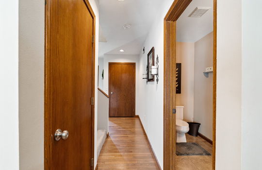 33-web-or-mls-5355 Teal Rd Int-13