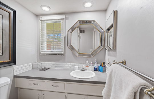 34-web-or-mls-4913 S Arvilla Dr Int-24