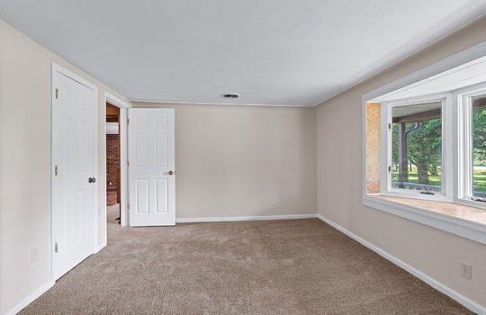 36-web-or-mls-7200 Memorial Hwy Int-18