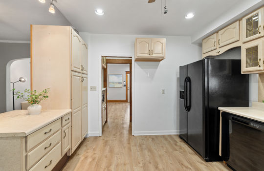 3624 Hoiles Ave Int-13