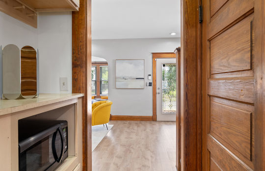 3624 Hoiles Ave Int-14