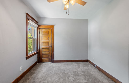 3624 Hoiles Ave Int-18
