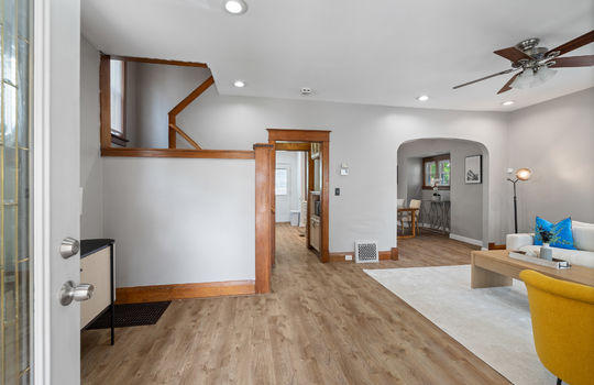 3624 Hoiles Ave Int-2