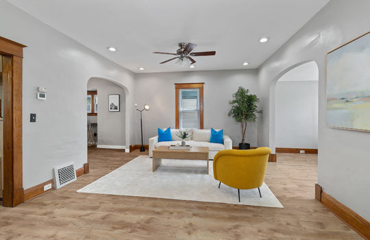 3624 Hoiles Ave Int-3