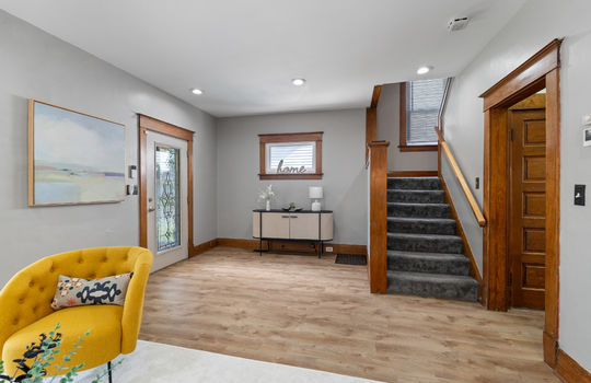 3624 Hoiles Ave Int-4