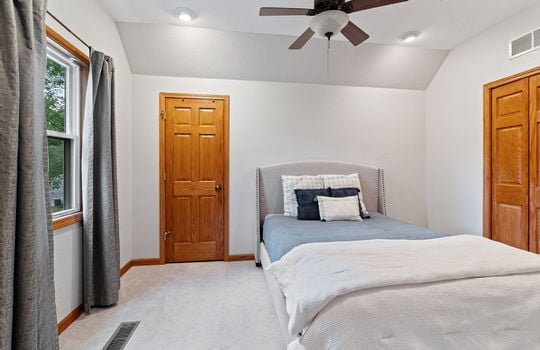 40-web-or-mls-9099 Summerfield Road Int-31