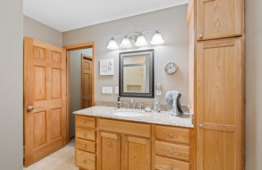 41-web-or-mls-5355 Teal Rd Int-21