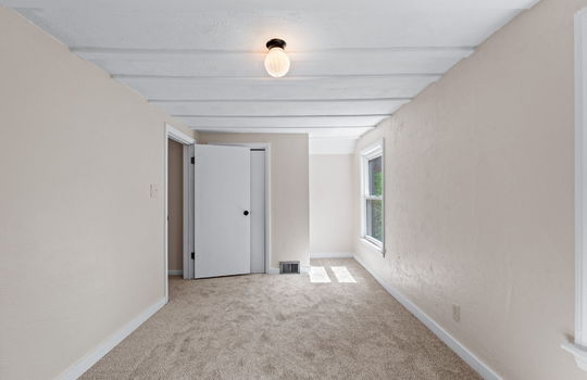 41-web-or-mls-7200 Memorial Hwy Int-23