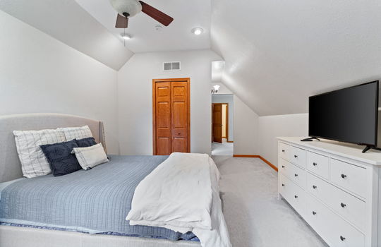 41-web-or-mls-9099 Summerfield Road Int-32