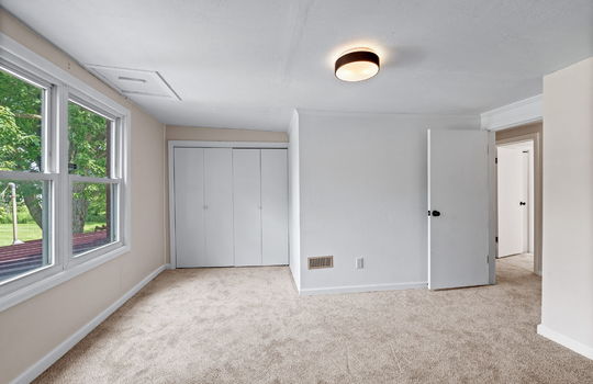 43-web-or-mls-7200 Memorial Hwy Int-25