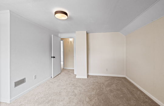 44-web-or-mls-7200 Memorial Hwy Int-26