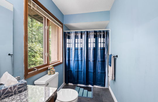 45-web-or-mls-3867 Timber Creek St Int-36