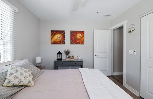 49-web-or-mls-1811 Center Dr Int-38