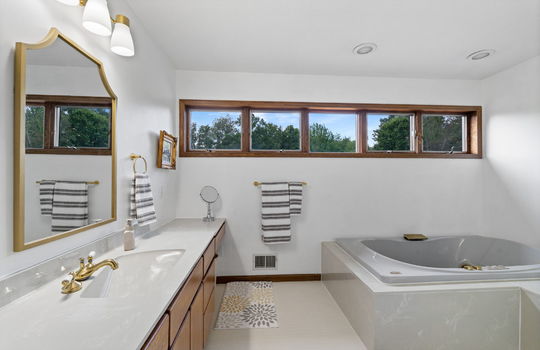 50-web-or-mls-5355 Teal Rd Int-30