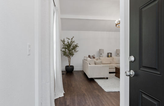 5093 Smith Rd Int-1